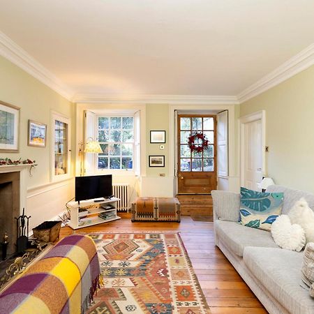 Joivy Beautiful Apartment, Private Garden, Calton Hill Edimburgo Esterno foto