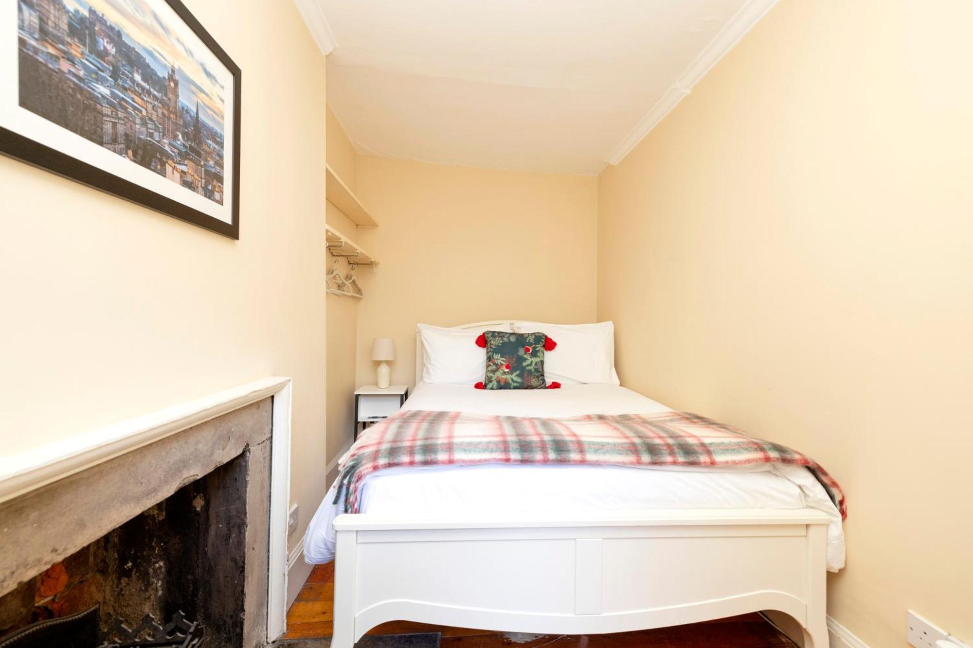 Joivy Beautiful Apartment, Private Garden, Calton Hill Edimburgo Esterno foto
