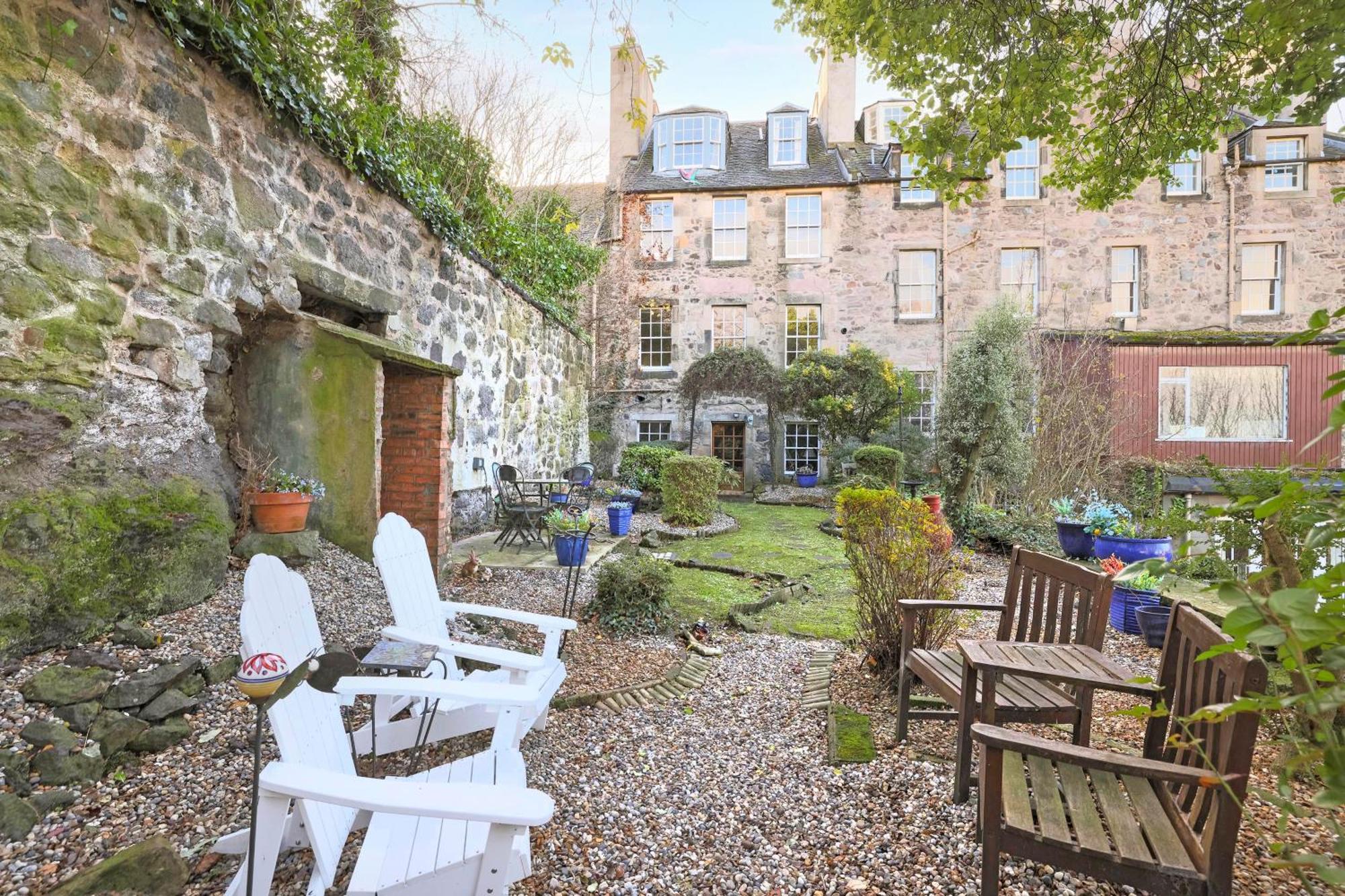 Joivy Beautiful Apartment, Private Garden, Calton Hill Edimburgo Esterno foto