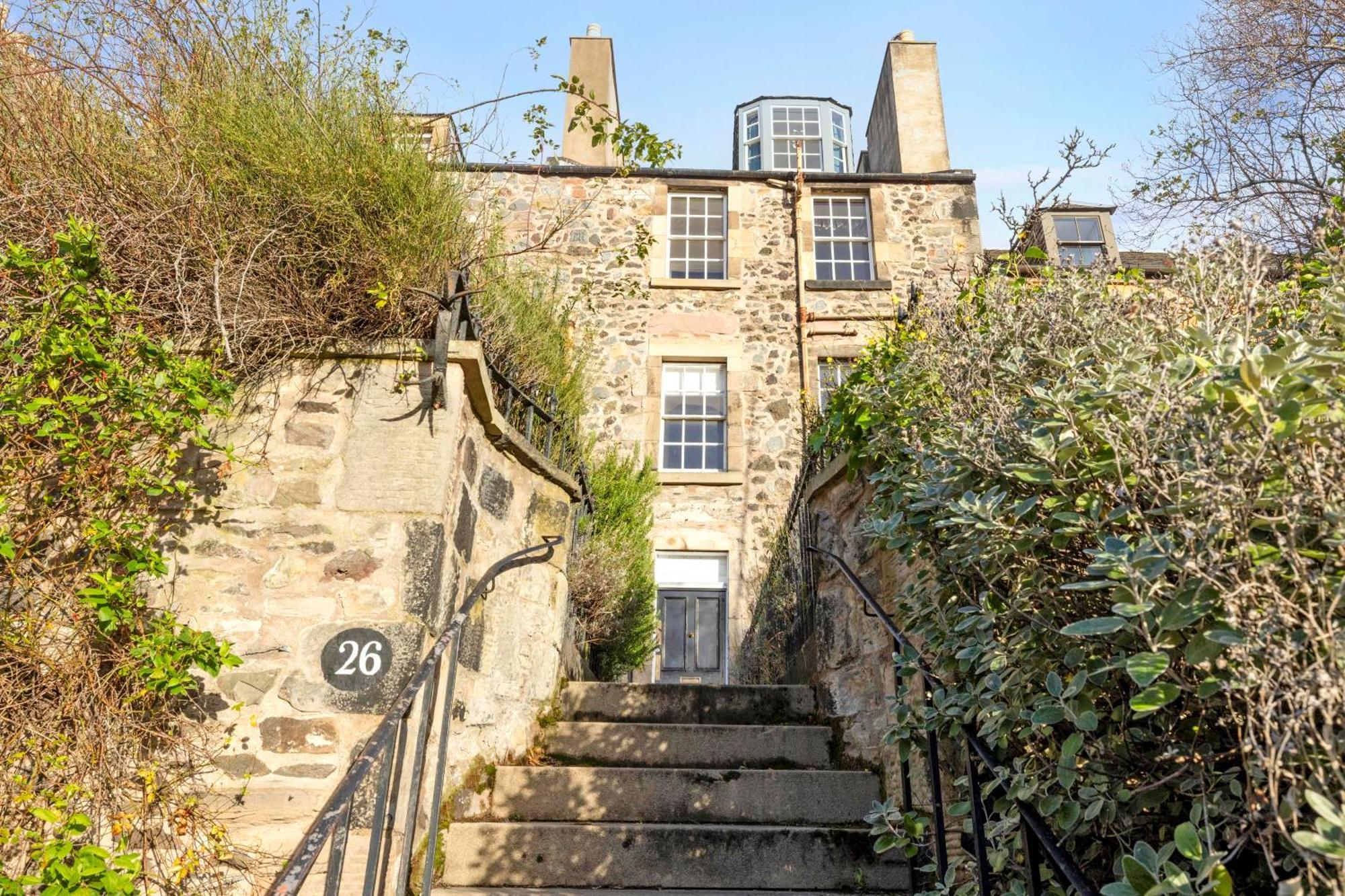 Joivy Beautiful Apartment, Private Garden, Calton Hill Edimburgo Esterno foto
