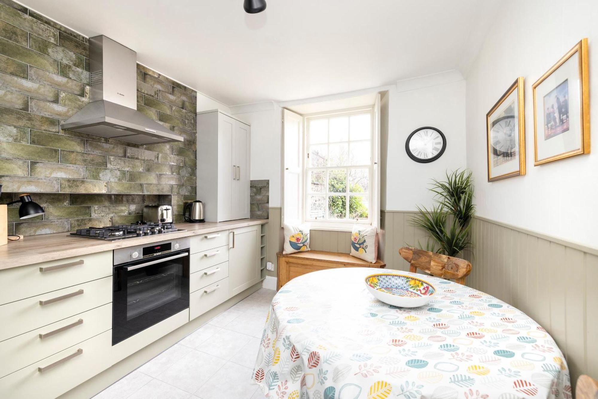Joivy Beautiful Apartment, Private Garden, Calton Hill Edimburgo Esterno foto