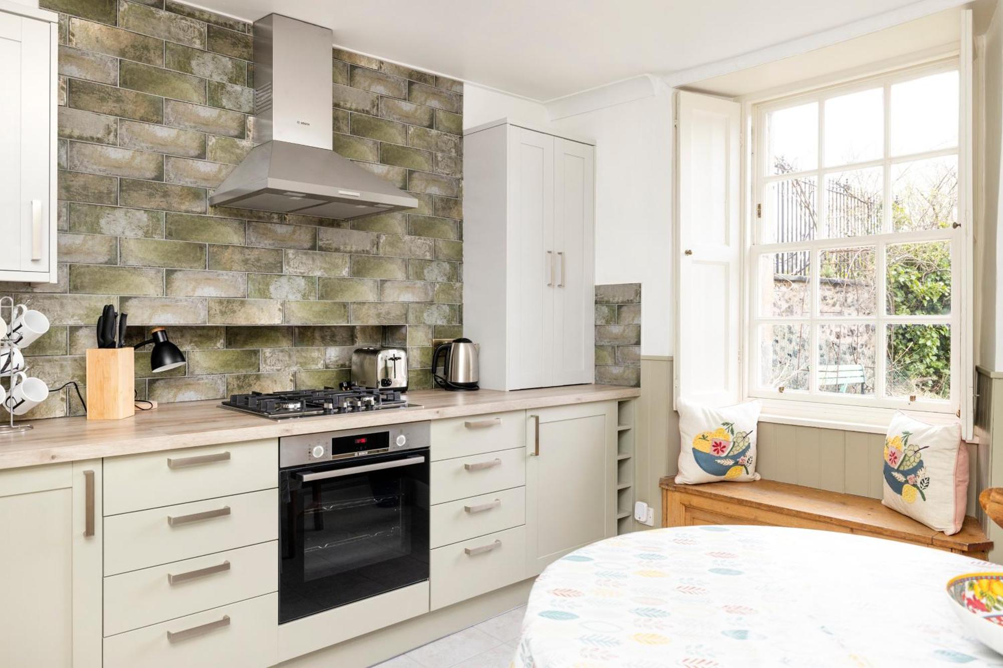 Joivy Beautiful Apartment, Private Garden, Calton Hill Edimburgo Esterno foto